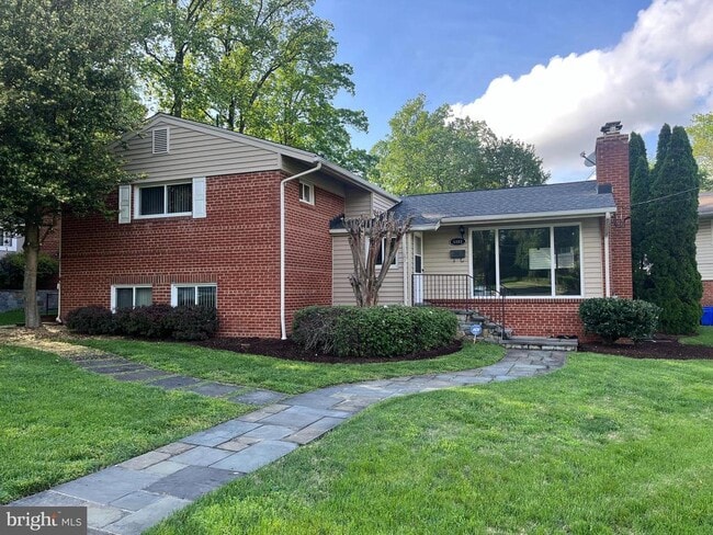 Building Photo - 5101 Danbury Rd