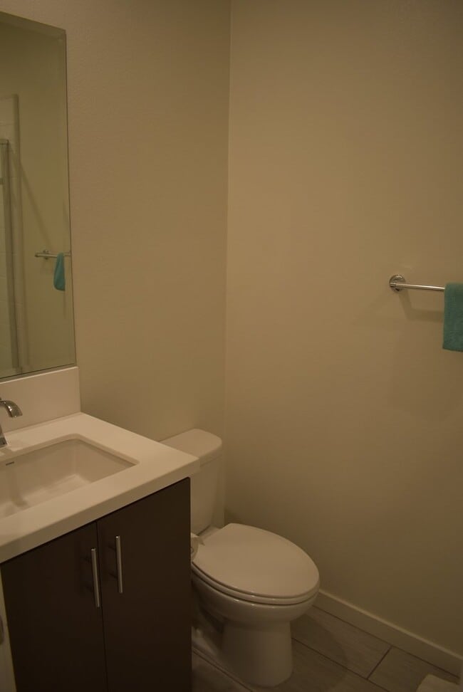 Building Photo - 3 Story 4 Bedroom 3.5 Bath Home in Del Sur...