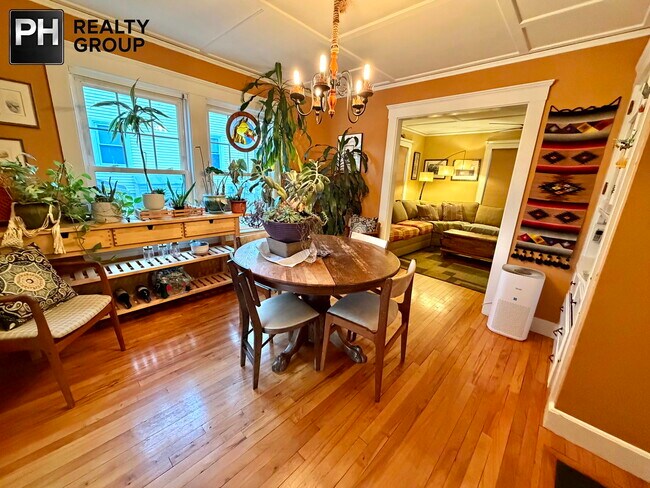 Building Photo - 157 Riverview Ave