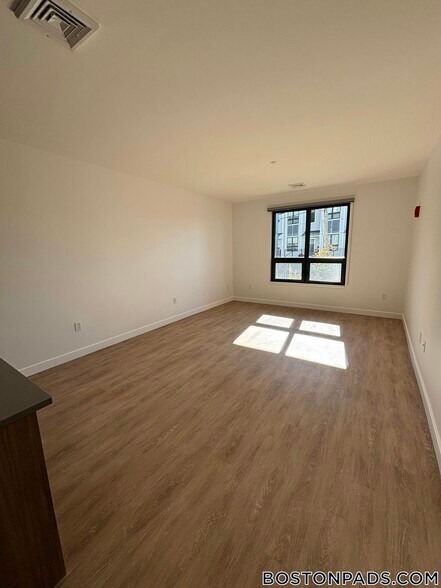 Building Photo - 199 Gardner St