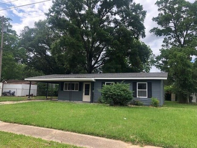 Building Photo - Remodeled Sunset Acres Home