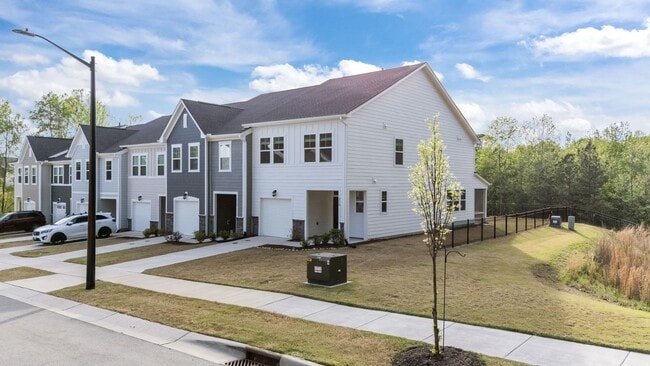 Building Photo - Charming 3 Bedroom Home located in Wake Forest