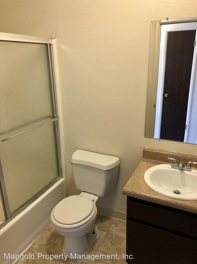 Building Photo - 904 Acosta Plaza