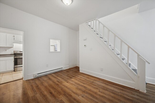 Building Photo - 2 Bedroom House West Philly