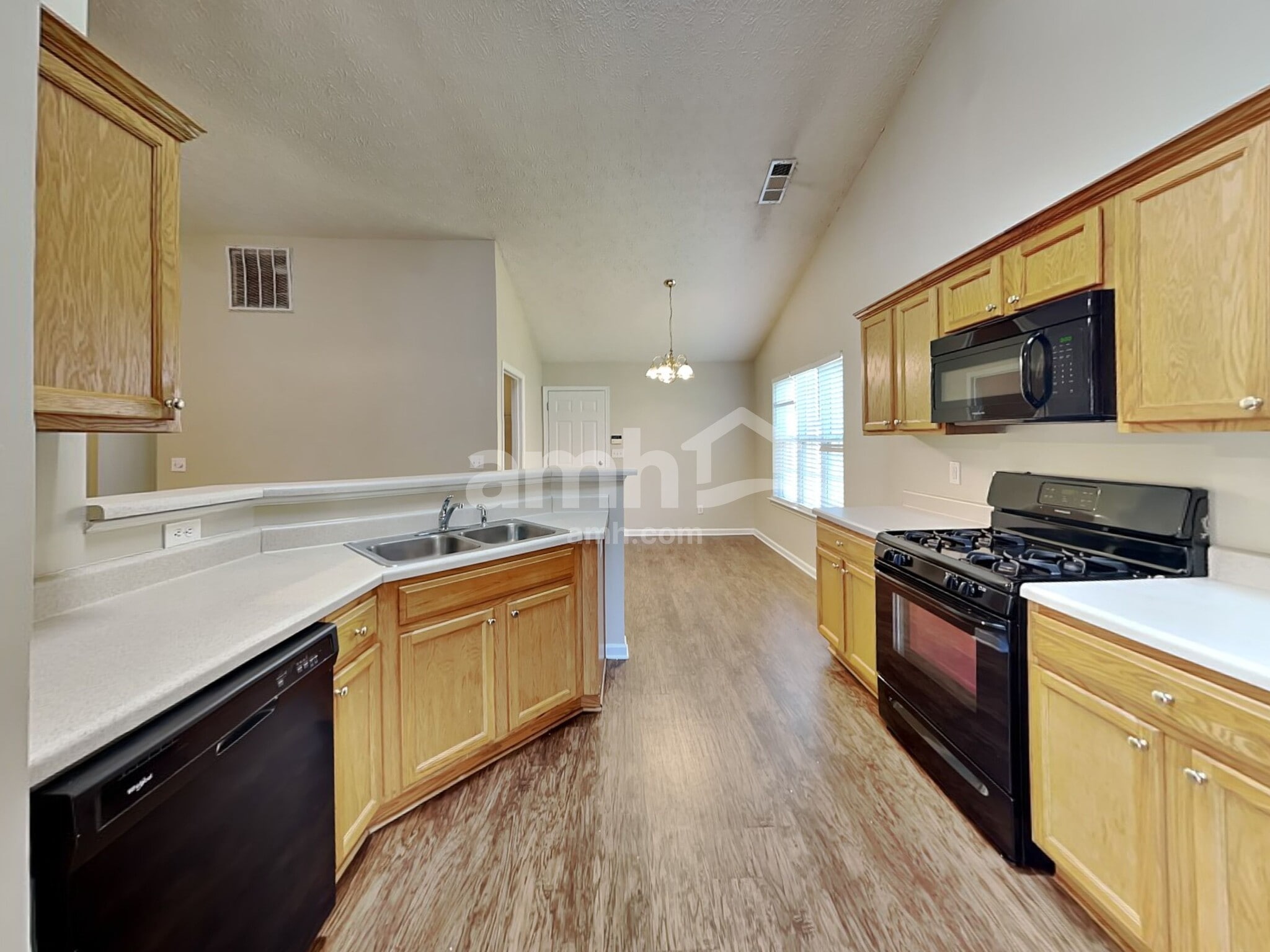 Building Photo - 5455 Yellow Pine Dr