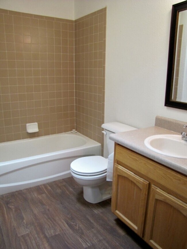 Building Photo - 3BR/2BA/2CG, 1519 sq.ft on half acre in Huachuca City, AZ