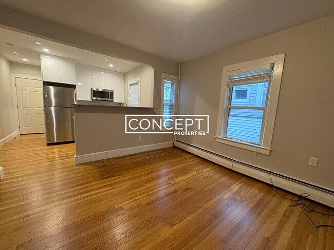 Building Photo - 220 Banks St