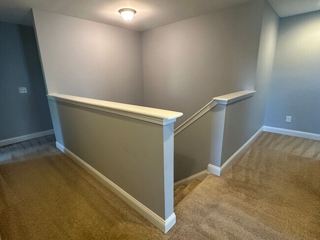 Building Photo - Awesome 4 Bedroom 2.5 Bath Home with Lots of space and a 2 Car Garage!