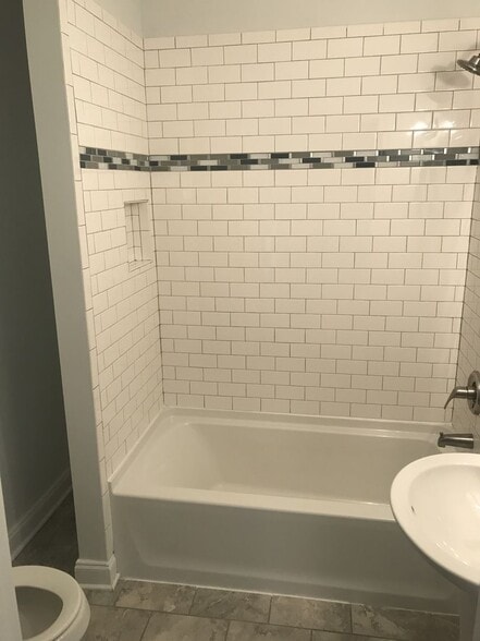 Building Photo - 2408 Dabbs Ave