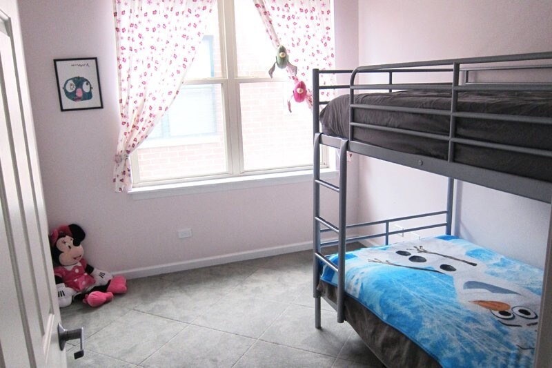 Approx. 9'x11' not includ. the 6' bdrm closet - 1421 Halsted N St