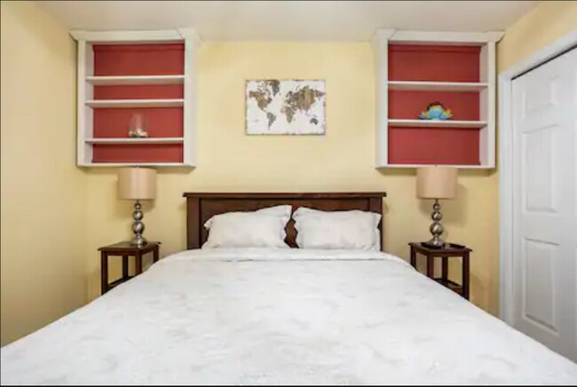 Building Photo - 2104 Heritage Crest Dr