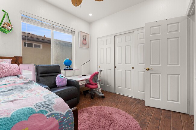Building Photo - 7116 Torrey Mesa Ct