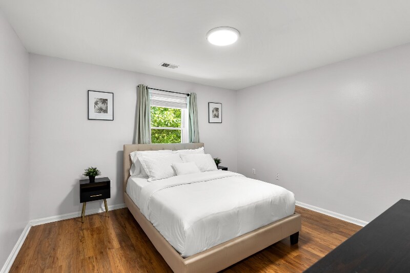 Building Photo - 11770 Carriage House Dr