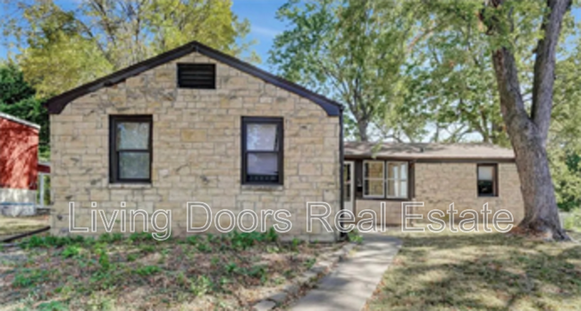 Building Photo - 348 S 38th St