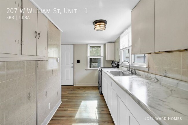 Building Photo - 207 W William St