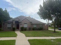 Building Photo - 9200 Fairwood Ct