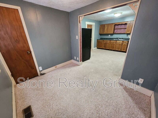 Building Photo - 706 N Erie St