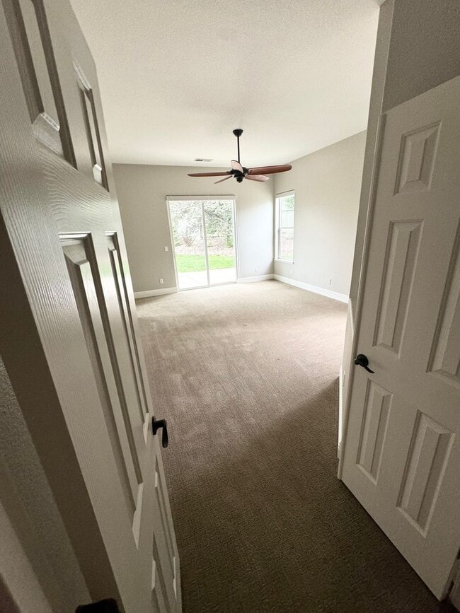 Building Photo - Beautiful Stylish South Reno Home