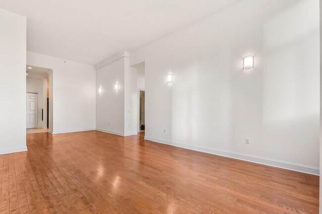 Building Photo - 311 Washington St