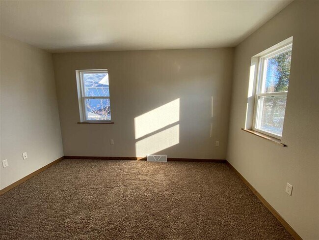 Building Photo - 2303 Main St