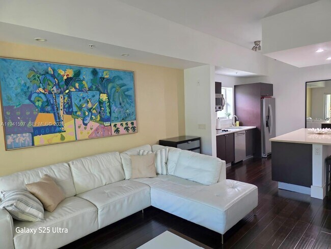 Building Photo - 5300 NW 87th Ave