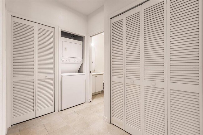 Building Photo - 8408 Bernwood Cove Loop