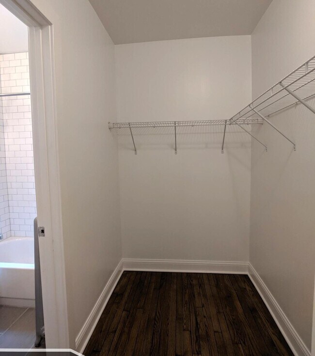 Building Photo - 2643 N Spaulding Ave