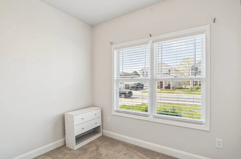 Building Photo - 112 Boomer St