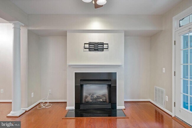 Building Photo - 1024 Leeward Way