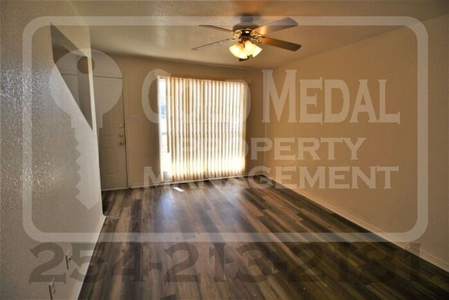 Building Photo - 4509 Deek Dr