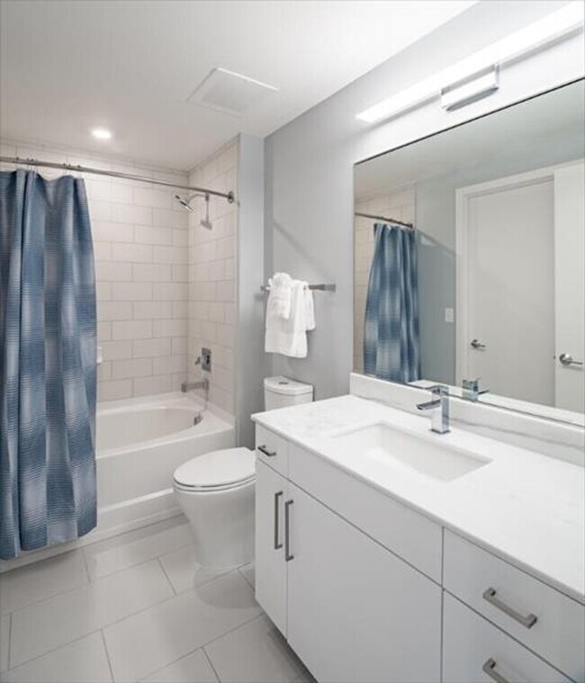 Building Photo - 4836 Rugby Ave