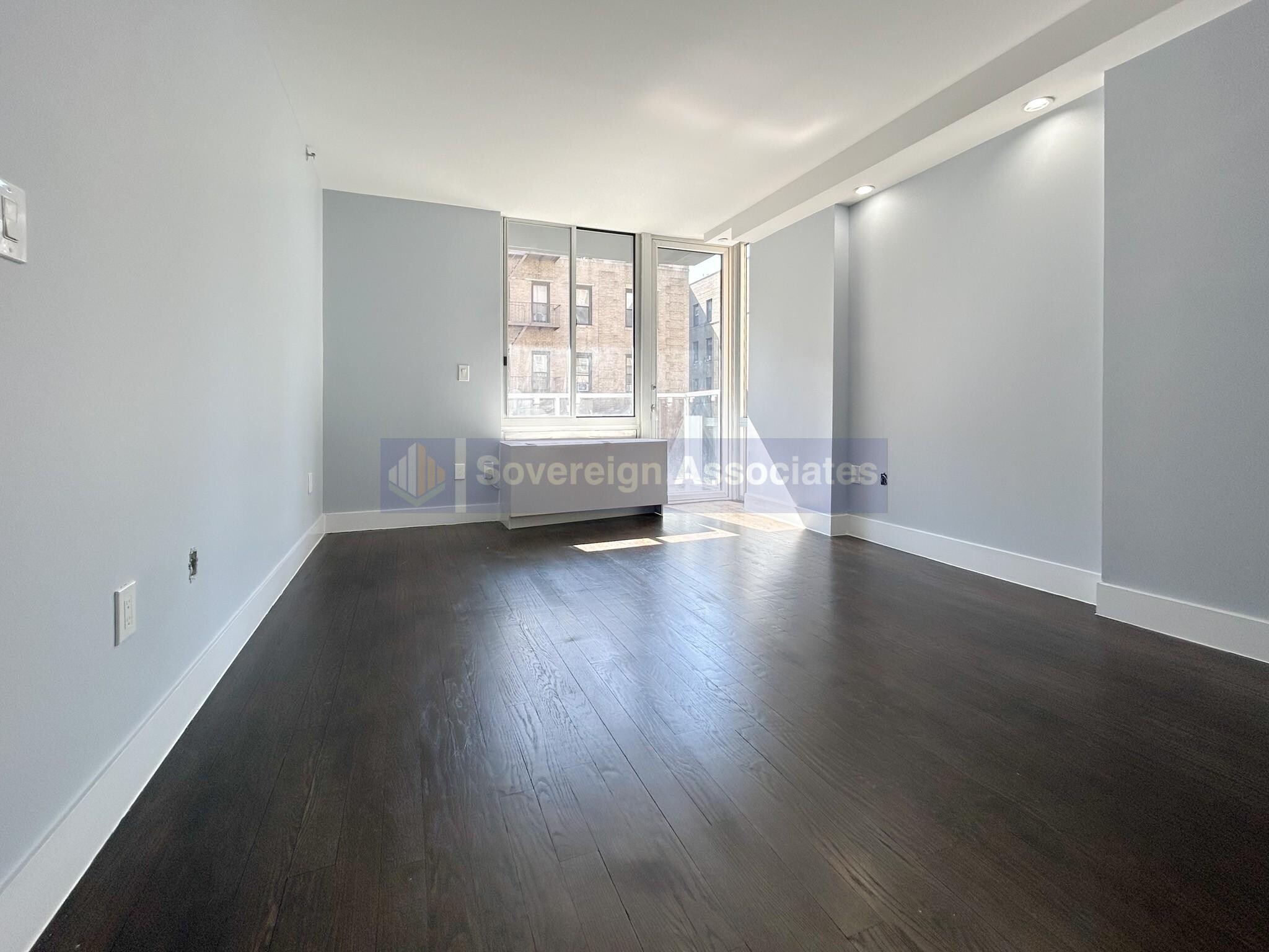 Building Photo - 703 W 171st St