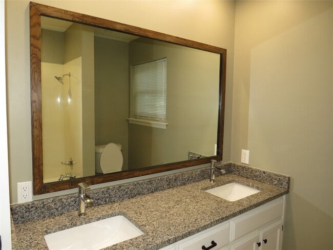 Building Photo - 3316 Darby Ln