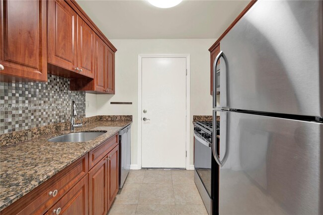 Building Photo - 14500 SW 88th Ave