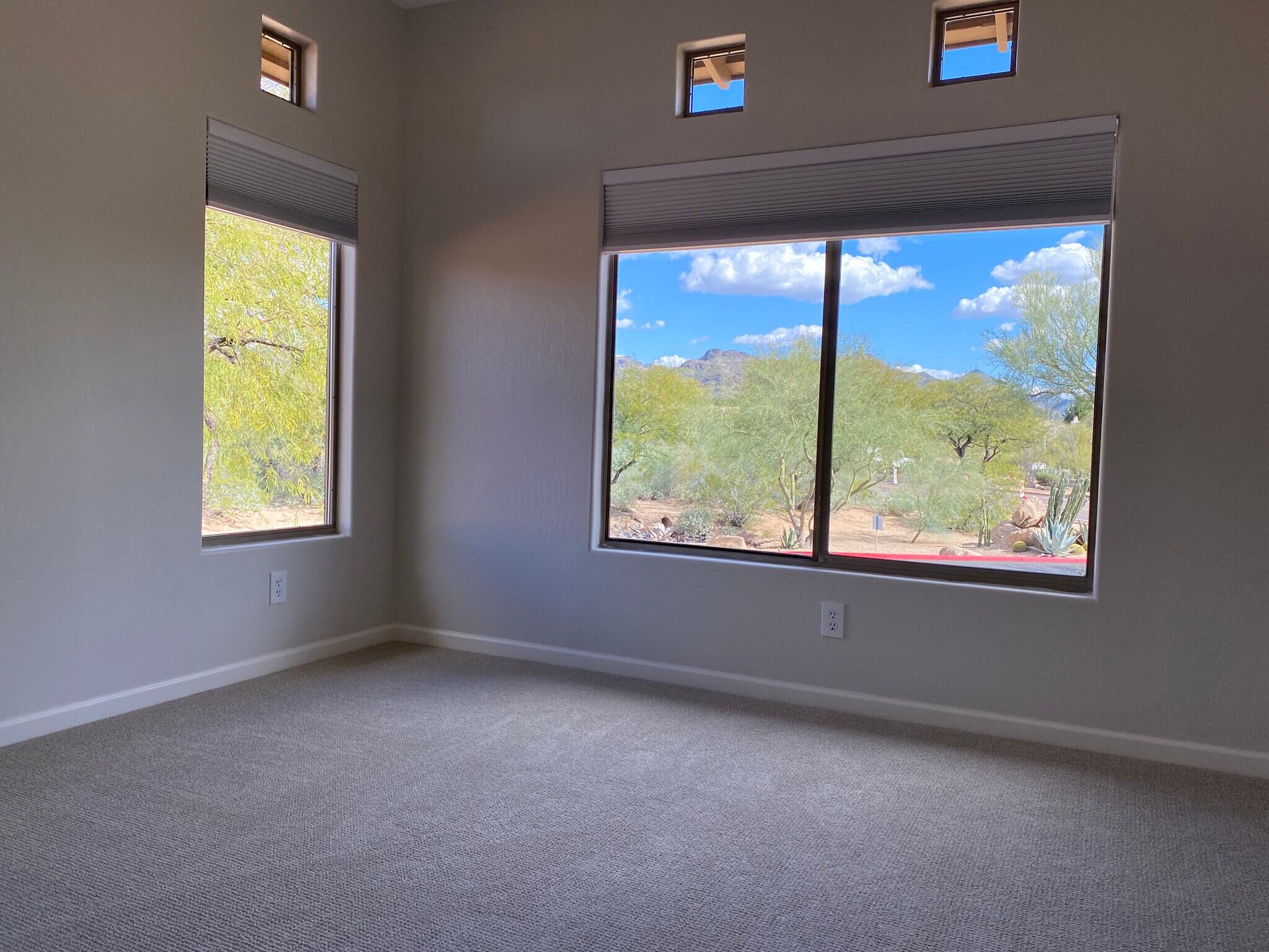 Master Bedroom - 8880 E Paraiso Dr