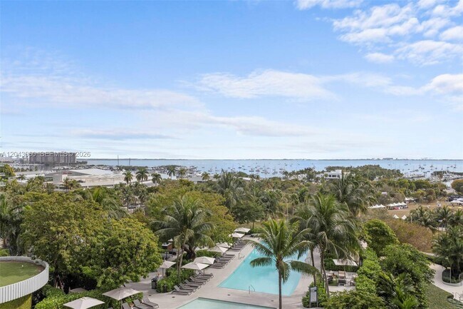 Building Photo - 2821 S Bayshore Dr