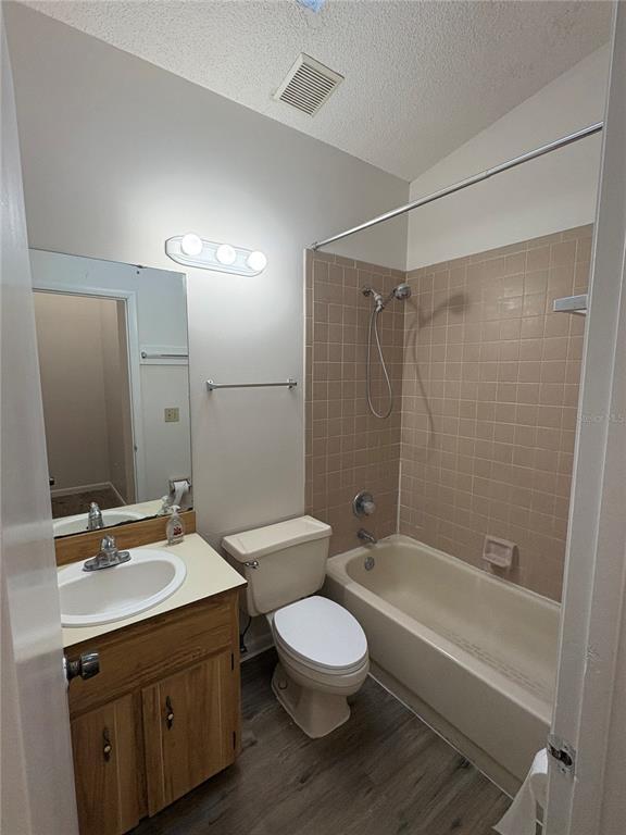 Building Photo - 15 Prosperity Ln