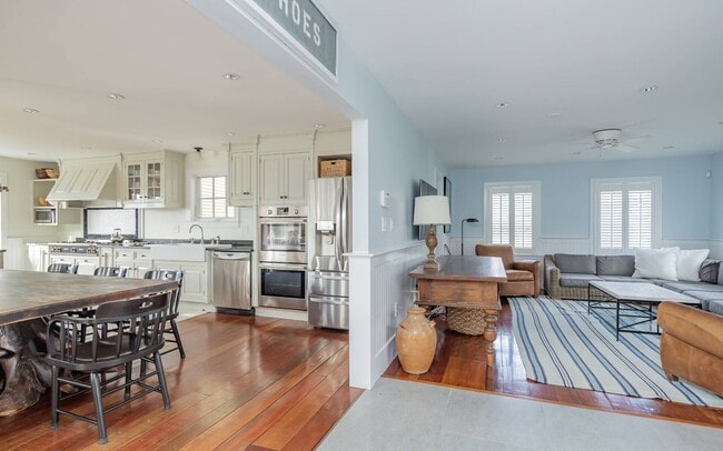 Building Photo - 131 S Edgemere St