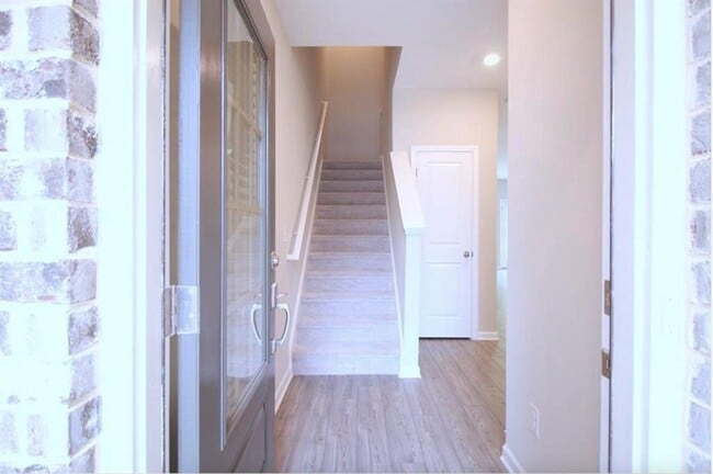 Building Photo - 6148 Lanier Harbor Lndg