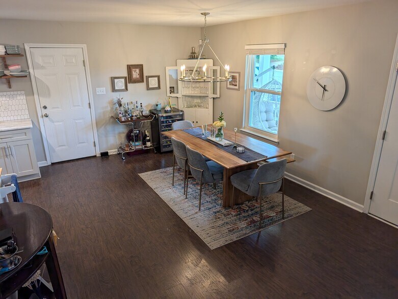 Building Photo - 422 Katonah Ave