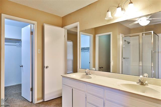 Building Photo - 4025 Inverrary Dr