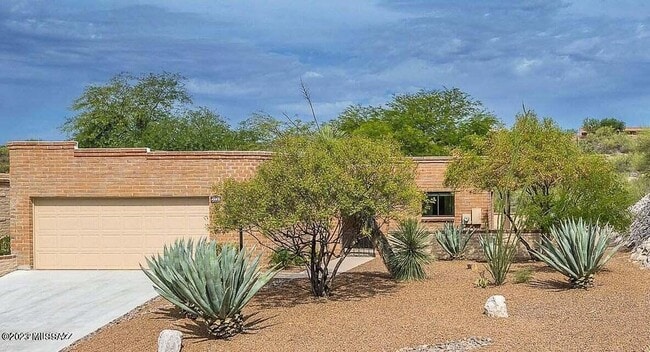 Building Photo - 4989 N Territory Ave