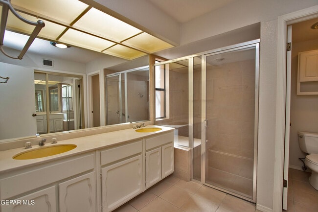 Building Photo - 5710 Mira Grande Dr