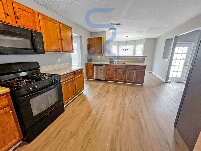 Building Photo - Move in before October 15th and choose you...