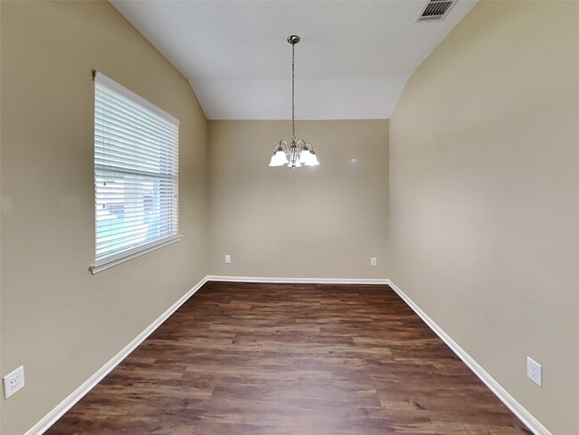 Building Photo - 2324 Shady Tree Ln