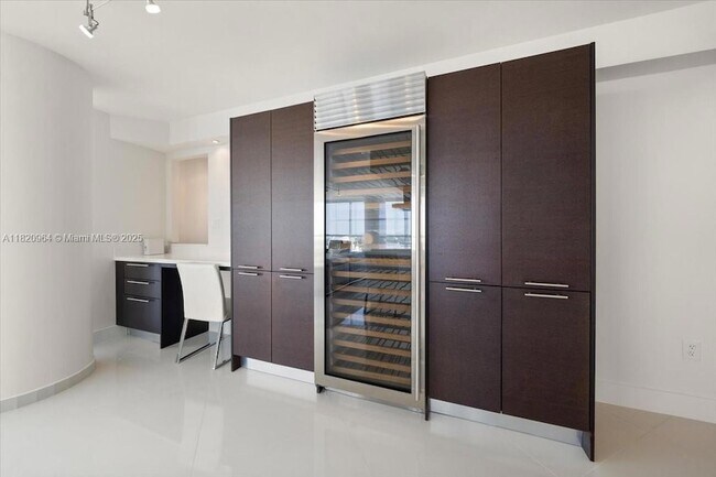 Building Photo - 6301 Collins Ave