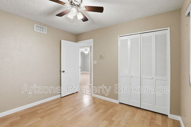 Building Photo - 2192 E Balboa Dr