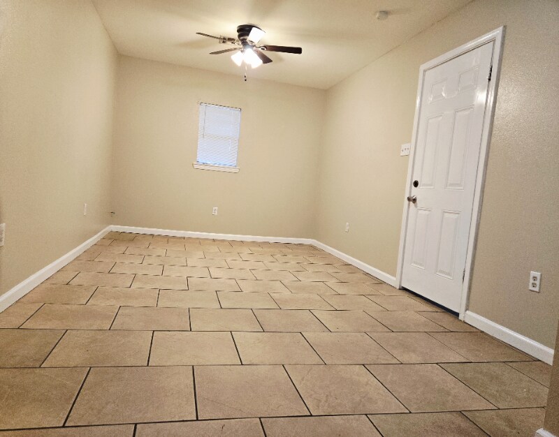Building Photo - 3873 W Louisiana State Dr