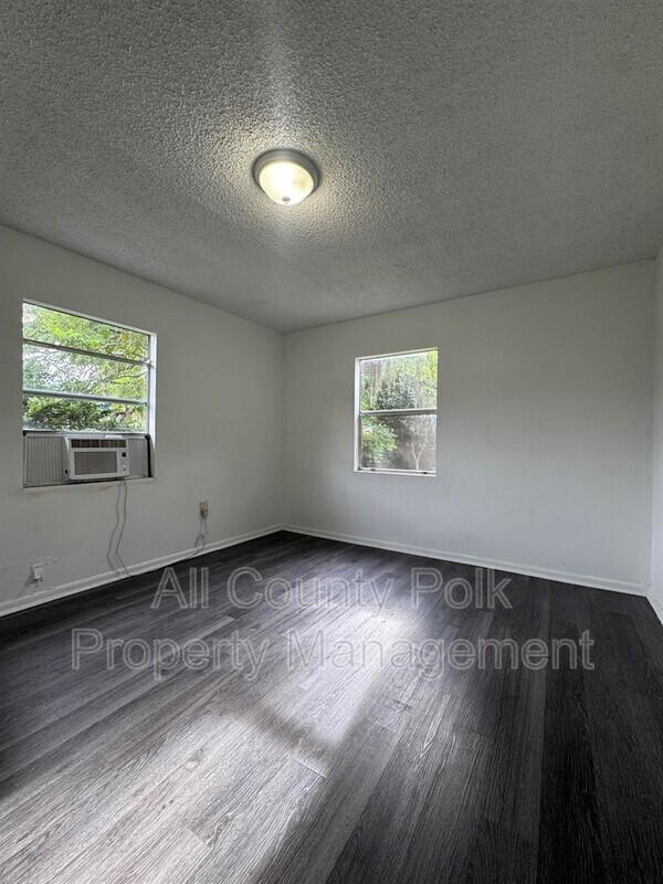 Building Photo - 1135 Fairview Ave