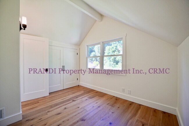 Building Photo - Marinwood Gem, Fully Renovated, Stylish an...